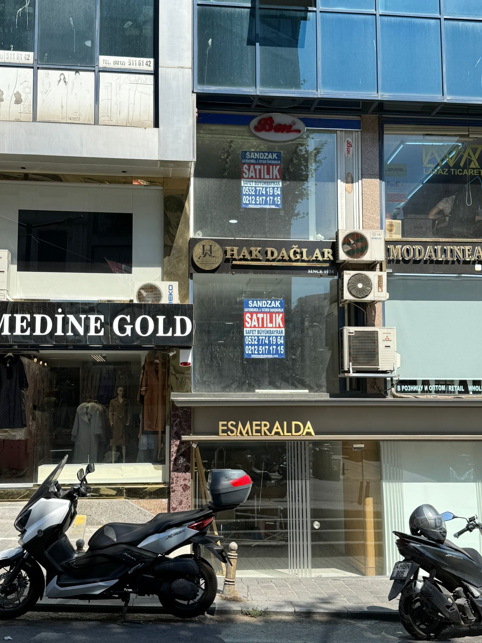 LALELİ FETHİBEY CADDESİ.LALELİ GALERİA`DA SATILIK-2-KATLI DÜKKAN MAĞAZA.